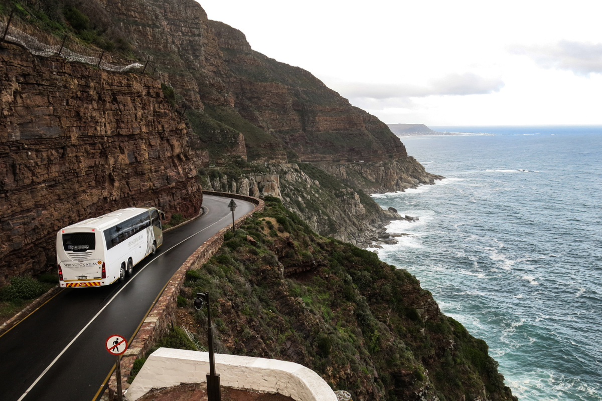 Planning a Scenic Bus Trip Across America on a Budget Adventure