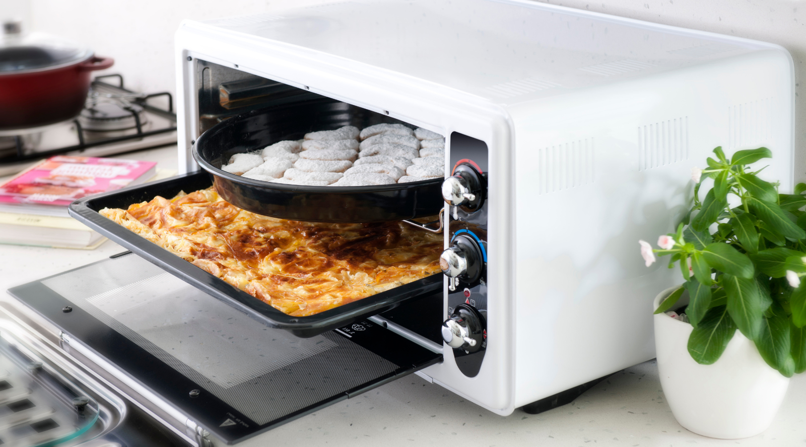 Compact Electric Ovens for Small Kitchens with Big Cooking Features