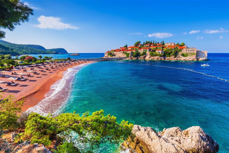 Montenegro Beach Holiday Bliss – Ocean Views, Pools & All-Inclusive Magic
