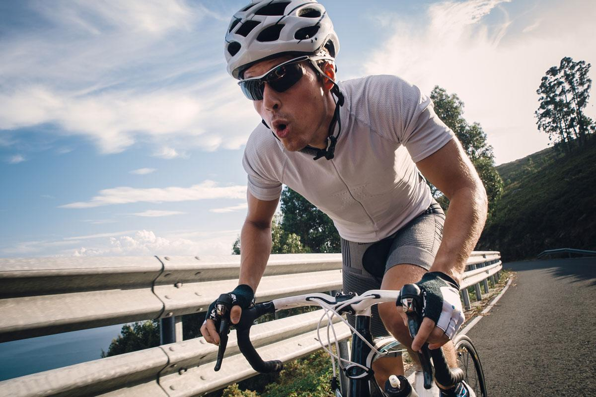 Cycling Glasses for Eye Protection During Travel—Wind, UV, and Debris Safety