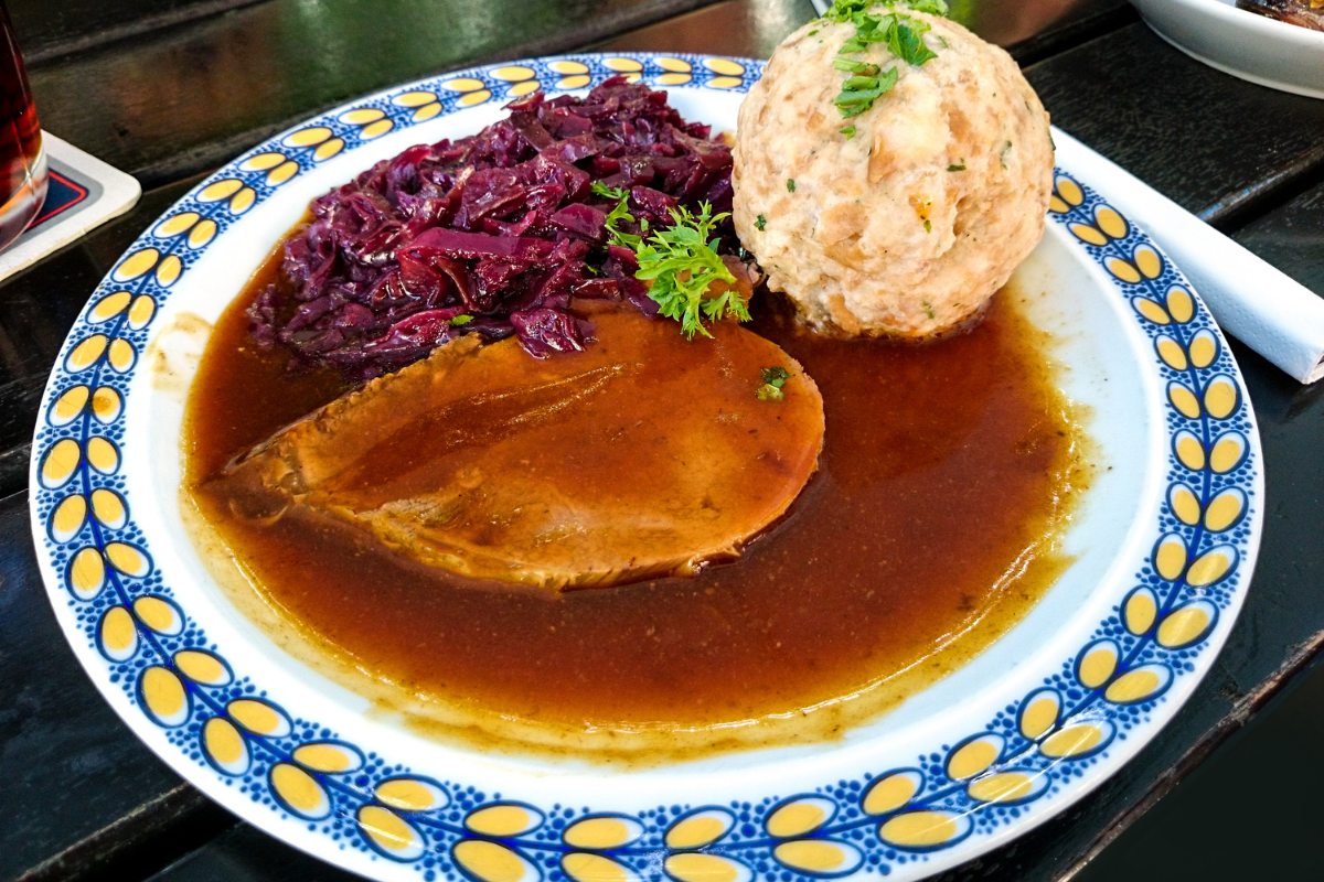 Warum Sauerbraten als deutsches Nationalgericht gilt