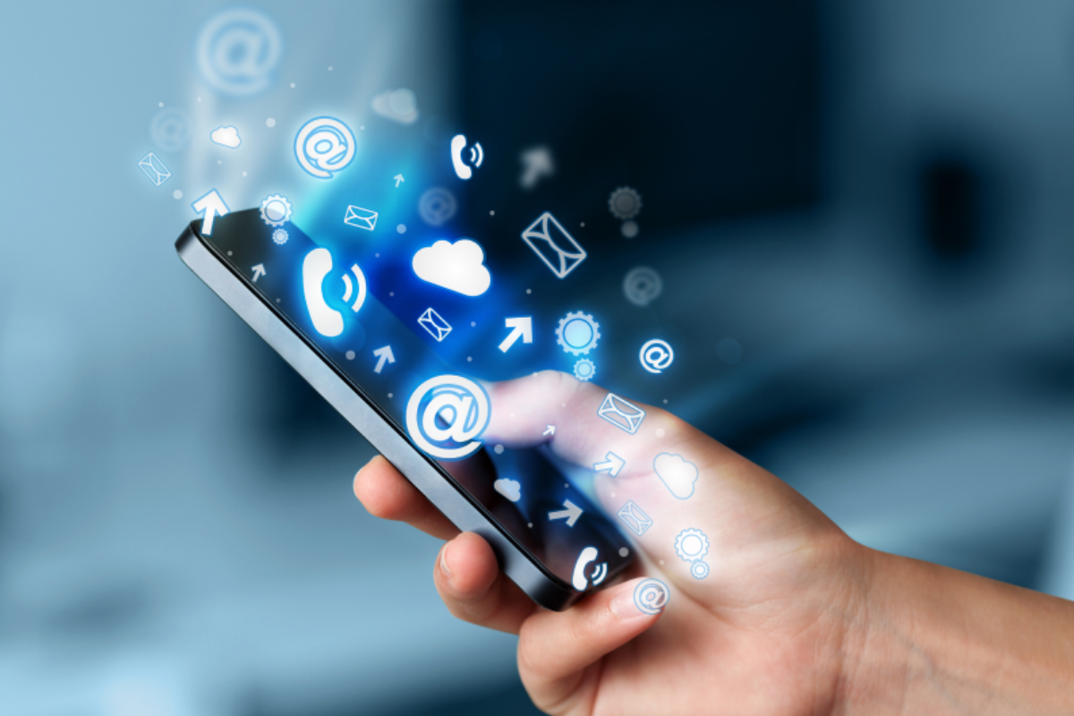 Save Money Monthly by Switching to Shared Data Family Mobile Plans