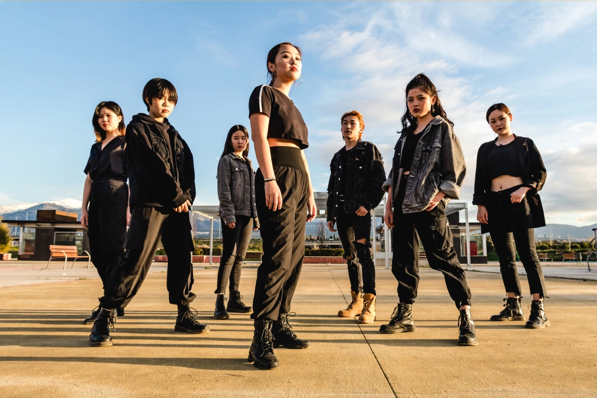 Must-Have Streetwear Accessories That Complete Any Fit