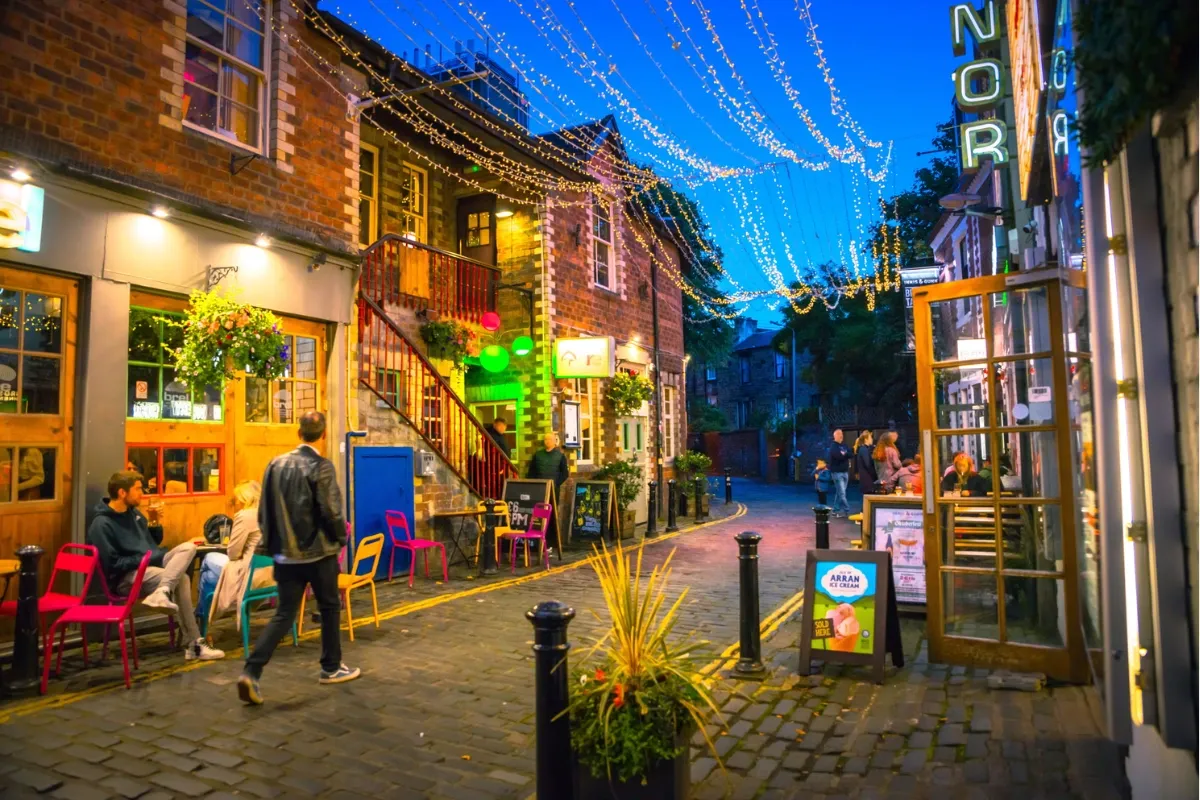 The Ultimate Guide to Glasgow Nightlife: Bars, Clubs & Live Music