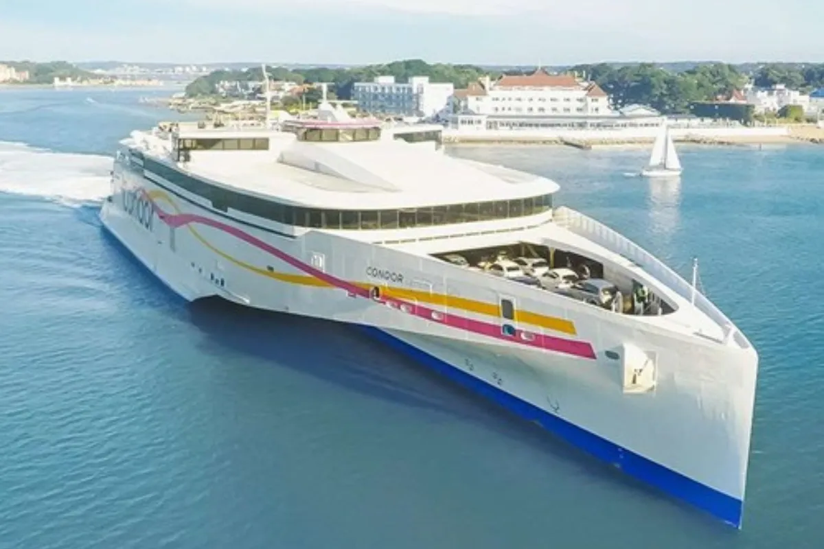 Top Ferry Routes for Scenic Views and Memorable Adventures