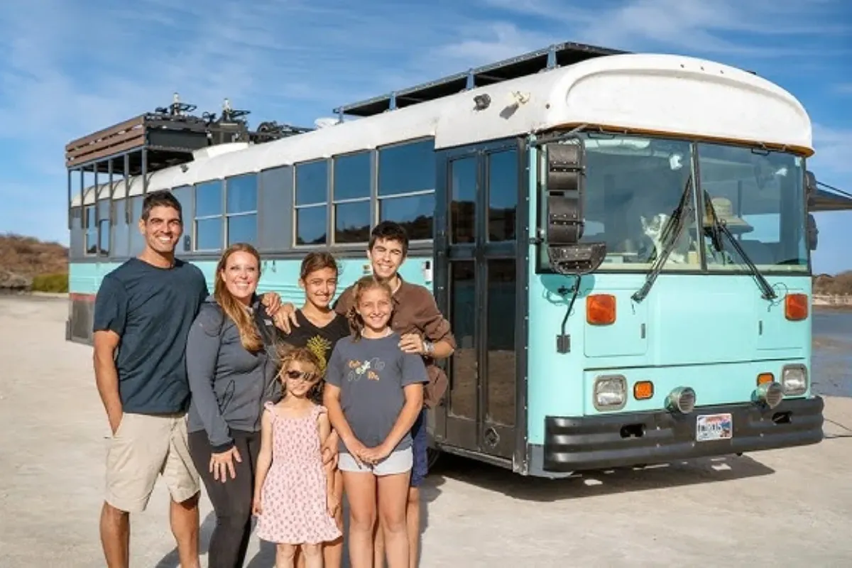 Best U.S. Cities for a Family Bus Vacation