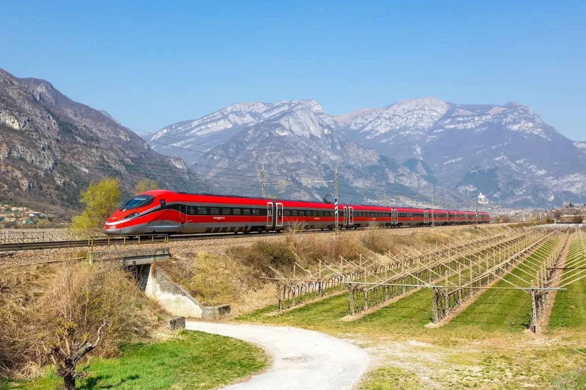 La guida completa al viaggio in treno da Napoli a Roma