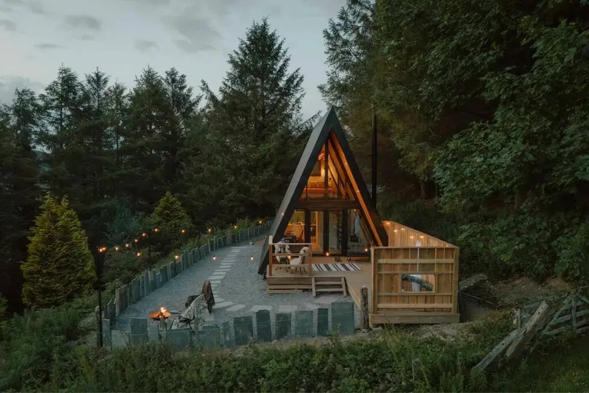 Cozy Romantic Cottage Breaks for Couples Across the UK