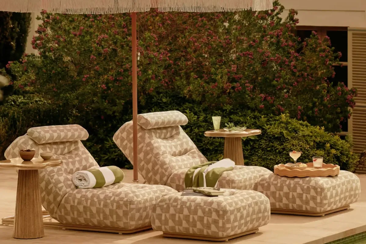 Top Sun Loungers to Upgrade Your Outdoor Relaxation Space