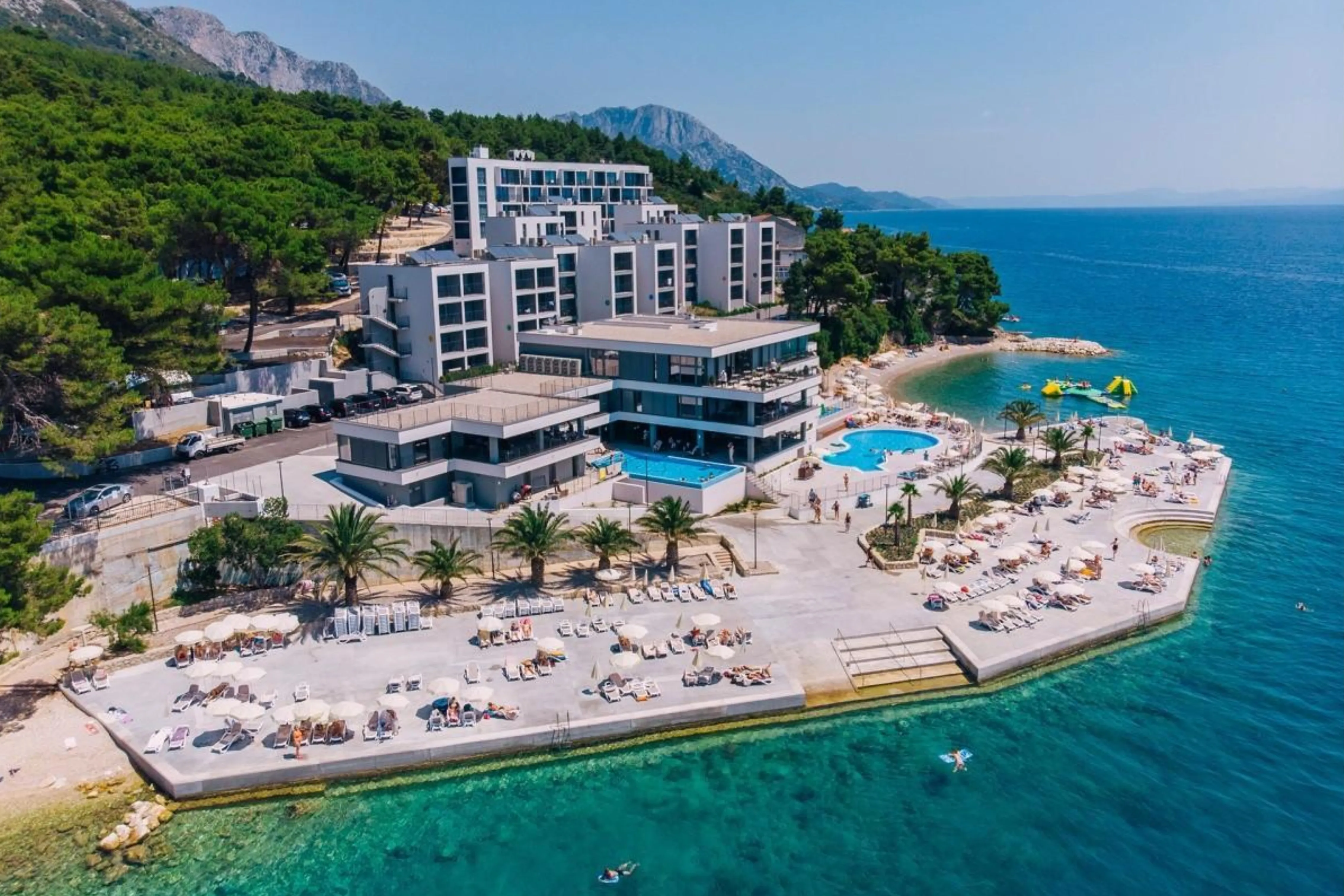 Escapadinhas para Resorts de Verão com Dias de Praia, Relaxamento à Beira da Piscina e Diversão